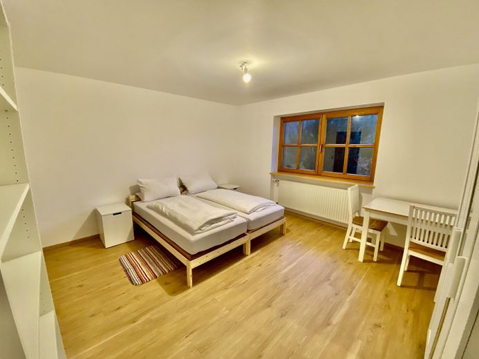Top 3-Zimmer-Wohnung mit 102qm, ruhig, EBK, Garage, 92280 Kastl, Garten, auf Wunsch möbliert – Zimmer 2