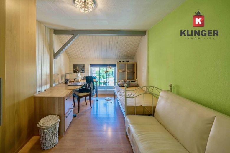 Arbeits-/Gästezimmer im 1. OG