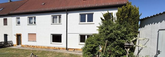 Großzügiges Mehrgenerationenhaus mit 3 Wohnungen und 2 Garagen