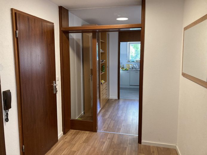 Möblierte 73m² Wohnung mit Balkon und Tiefgarage in ruhiger, zentraler Lage für Familien & Pendler – Foto 15