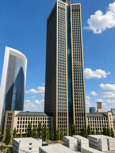 GRAND TOWER UNIEK | Het enige appartement met een privéterras van ca. 121 m² – Blick von Terrasse