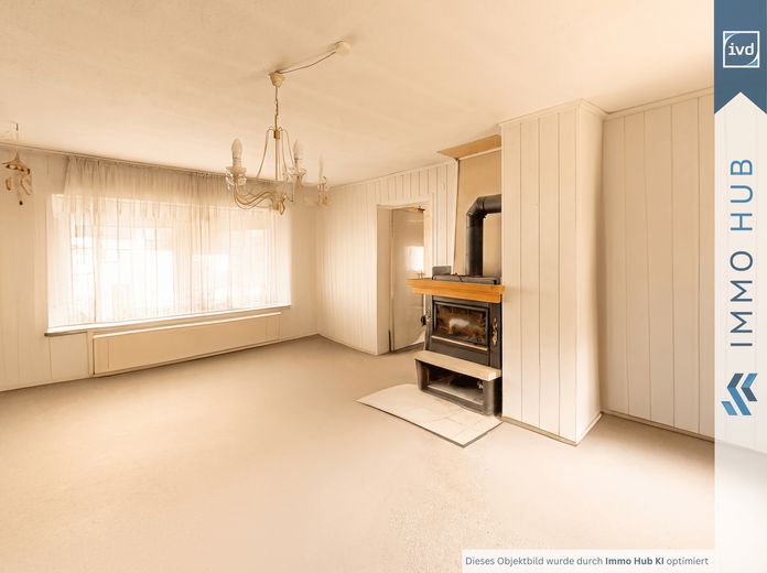 ++Casa unifamiliare con grande potenziale e spazio per le proprie idee abitative++ – 5755055-EpZbYGWVLx62VVgHrzcFnVNJ-2-Kathe-Kollwitz-Strae-Living-Room-Defurnished_Bildbearbeitung.png