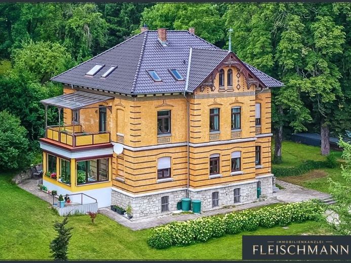 Exklusives Objekt mit Geschichte – vielseitig nutzbar als Büro oder Unternehmenssitz – Foto 1