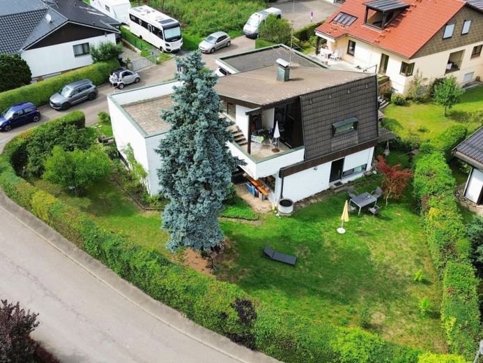 Architektenhaus mit Galerie, Einliegerwohnung und traumhaftem Garten – Foto 1
