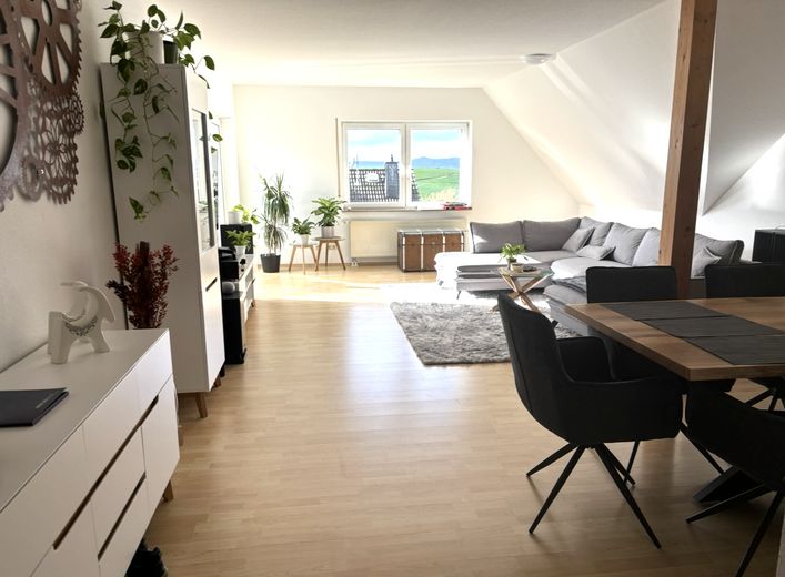 Piękne, ciche 4-pokojowe mieszkanie na poddaszu z balkonem w pobliżu MT/LM – Zdjęcie 2
