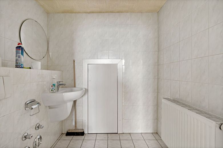 Büro-/Ladenfläche direkt in der Freiimfelder Straße verfügbar! – WC