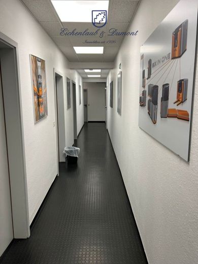 Moderne Bürofläche im EG, Gewerbegebiet Saarlouis-Röderberg – Flur Büro