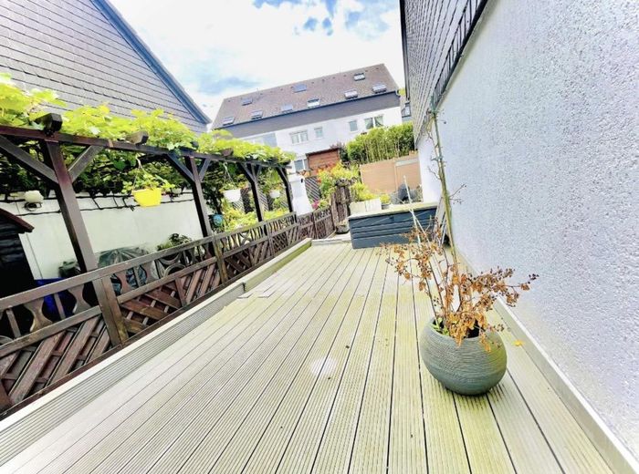 Liebevoll modernisiertes EFH, EEK B, mit Terrasse, Dachterrasse & Garage – Foto 2