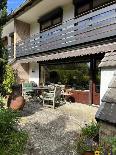 Himmelmoor yakınlarında, sakin bir konumda büyük güneybatı bahçeli cazip sıra evin son evi – Terrasse