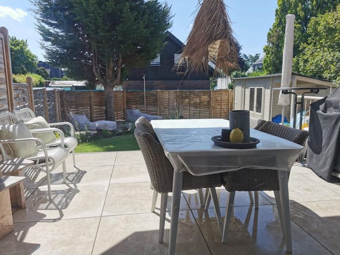 Esclusivo appartamento maisonette di 4,5 locali con giardino a Meerbusch Büderich – Terrassenbereich