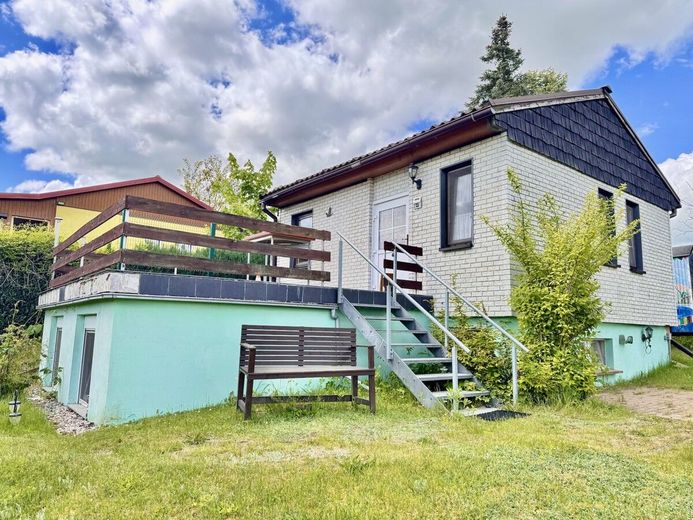 HORN IMMOBILIEN ++ RESERVIERT++ Ferienhaus am See in Lebehn bei Krackow – Nutzen Sie Ihre Chance!