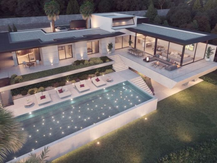 Elegante villa moderna a Nueva Andalucía – un’esperienza di golf allo stato puro – Foto 1
