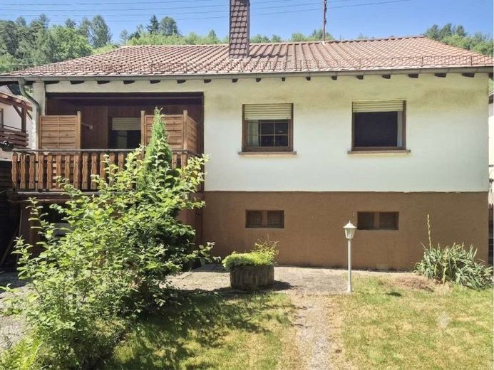 Casa unifamiliare indipendente a Obernheim-Kirchenarnbach – la vostra nuova casa con giardino vi aspetta – Foto 1