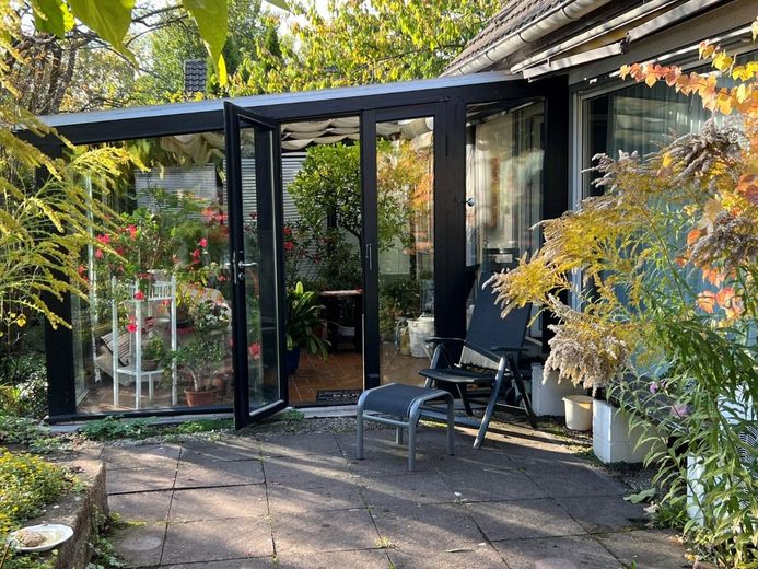 1-Familienwohnhaus mit Carport und Wintergarten in ruhiger Sackgassenlage – Heise Immobilien - 1-Familienwohnhaus mit Carport