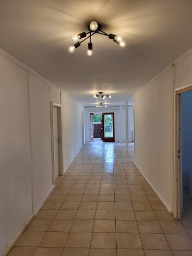 Offices, AI factory/data center with 600 kWp electricity, business apartment, commercial space directly at the train station – Photo 24