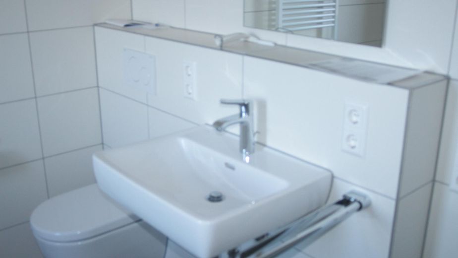 Seniorengerechte 3 Zimmer Wohnung im Herzen von Endingen zum Erstbezug! – Waschbecken