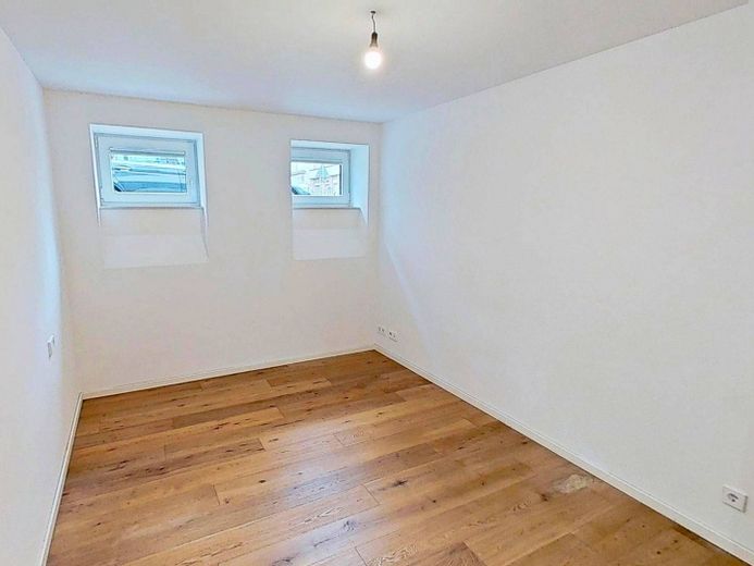 Moderno y espacioso piso de 3,5 habitaciones con TERRAZA y COCINA INTEGRADA en el oeste de Stuttgart – Ansicht I: Schlafzimmer II
