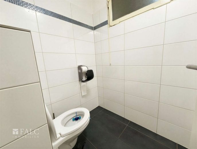 Wohn- und Geschäftshaus im schönen Overath – Badezimmer