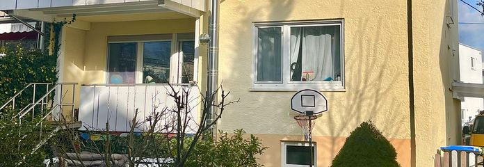 Rückansicht mit 2 Balkonen