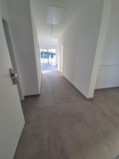 Nieuwbouw! Luxe 8-kamer-twee-onder-een-kaphuis te koop! – Eingang/Flur 1.OG
