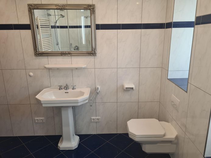 Piso de cuatro habitaciones con terraza en Fellbach – Foto 12
