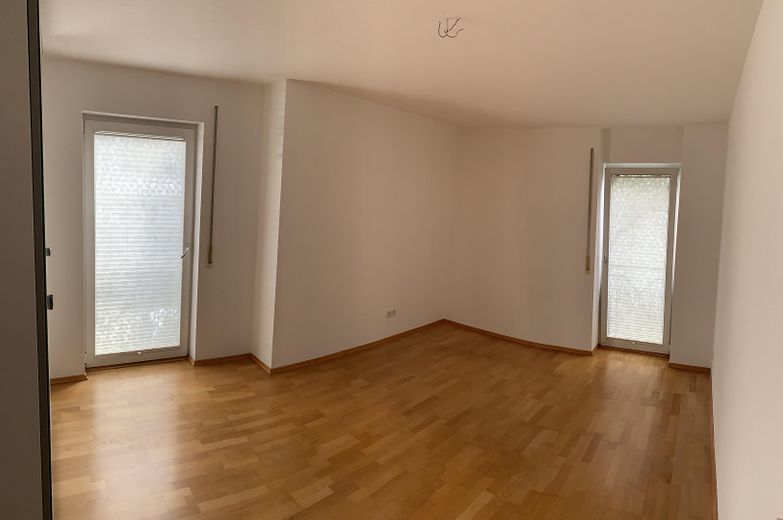 Maison mitoyenne dans une impasse calme à Francfort-Ginnheim – sans commission – Schlafzimmer1 nach Renovierung