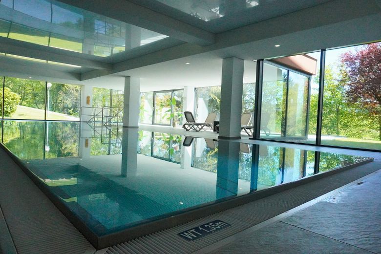 Просторні апартаменти з панорамним видом, басейном і фітнес-залом – Schwimmbad