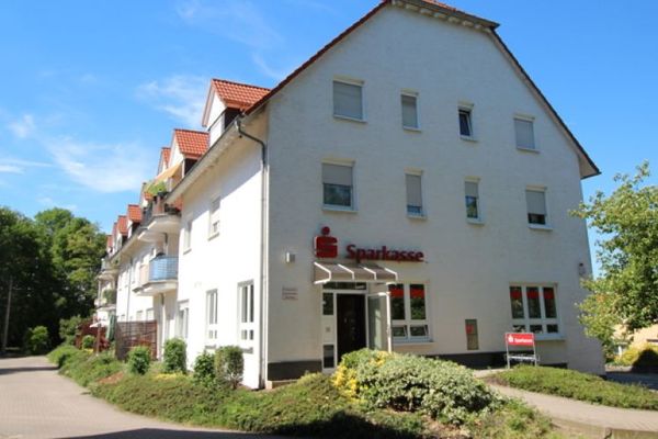 Tollwitz; kleine 2-Raum-EG-Wg. am Park, mit Terrasse und Pkw-Stellplatz, frei ab 01.05.2025