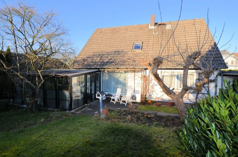 1-Familienwohnhaus mit Carport und Wintergarten in ruhiger Sackgassenlage – Heise Immobilien - 1-Familienwohnhaus mit Carport