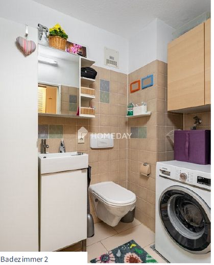 Helle 3-Zimmer-Wohnung mit Einbauküche & Aufzug & West-Loggia in München – Badezimmer 1
