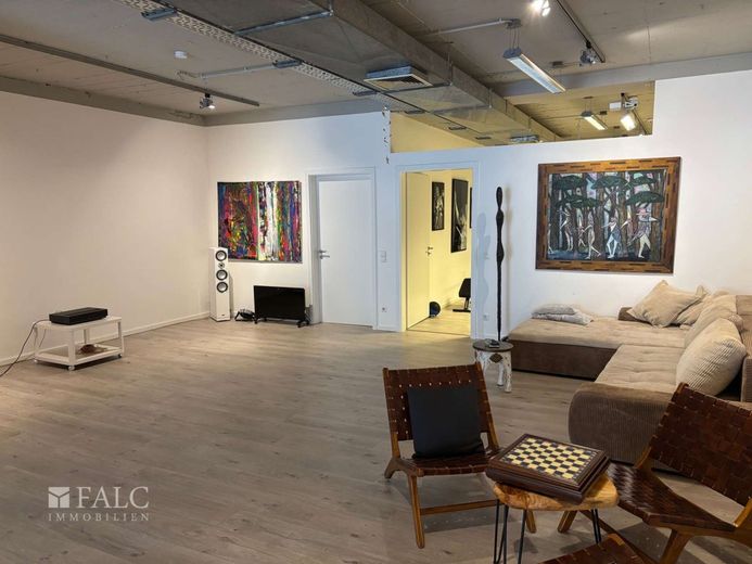 Zentrale Kapitalanlage: Gepflegtes Wohn- und Geschäftshaus in Coesfeld – Loft Wohn- und Schlafbereich