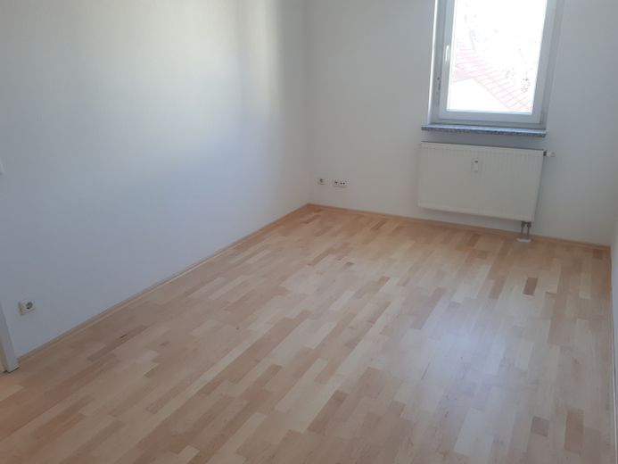 Piękne, jasne, centralnie położone mieszkanie 2-pokojowe z balkonem – Schlafzimmer