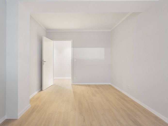Vollständig renovierte 3-Zi.-Erdgeschosswohnung mit moderner Einbauküche! – Ansicht II: Schlafzimmer II