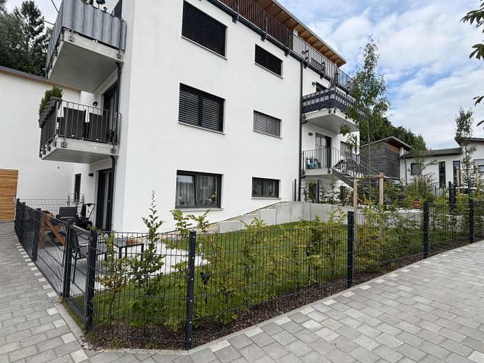 Souterrainwohnung mit Garten