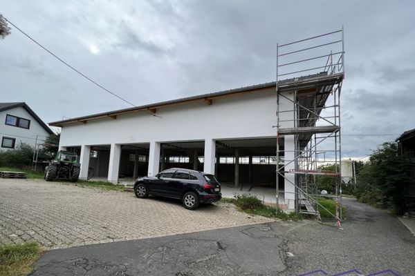 Große Garage mit Lagerung in Neunkirchen-Seelscheid zu vermieten