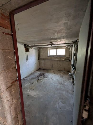 Sanierungsbedürftiges 2-Familienhaus in ruhiger Lage mit großem Garten – Foto 10