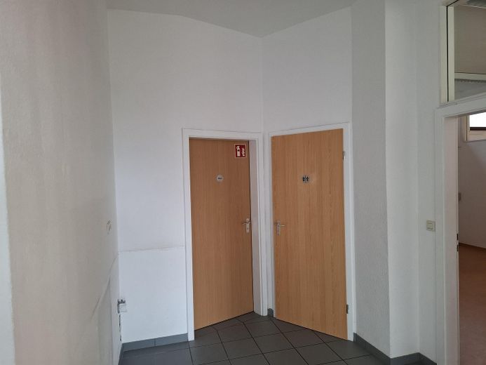 Barrierefreie, helle Büro/Praxisräume in Filderstadt Bernhausen – Eingangsbereich /Küche