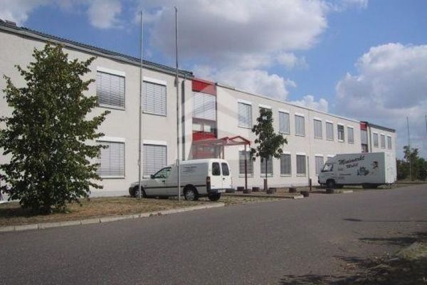 BUERO.superficie de 471m² cerca del Schkeuditzer Kreuz/aeropuerto con 150 m² nave de almacén