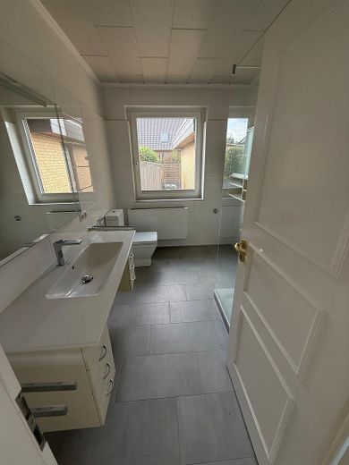 Exklusives Einfamilienhaus mit Panorama-Wintergarten, Sauna, Pelletheizung & Traumgarten in Melbeck – Foto 14