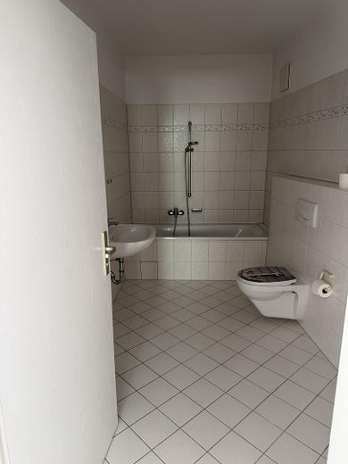 3 Zimmer Küche und zwei Bäder in ruhiger Altstadtlage – Bad 1