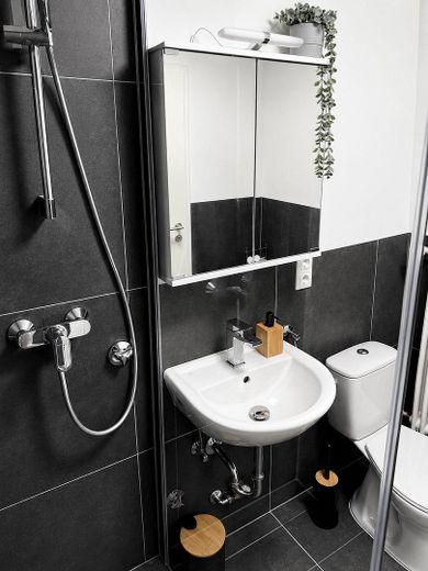 Erstbezug nach Sanierung – Modern möbliertes 1-Zimmer-Apartment mit Balkon in Top-Lage – Foto 6