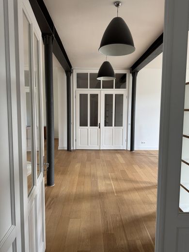 Einzigartige Wohnung mit Loft-Charakter im historischen Gebäude – Diele Wohn- Essbereich offen