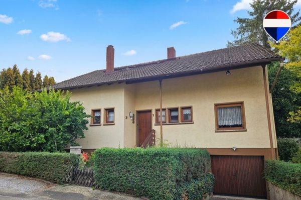Einfamilienhaus mit 6 Zimmern, Garten und Garage in Heidenrod