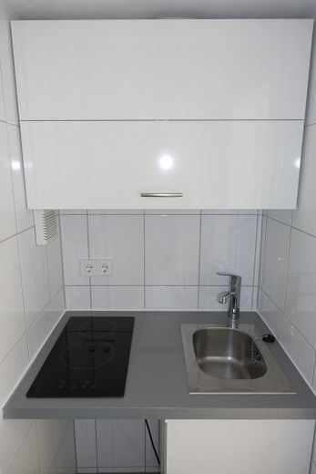 PB Stadtheide: Світла квартира 34 м² з балконом, енергетичний стандарт новобудови – Pantry-Küche