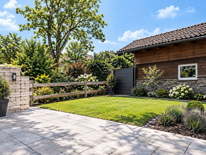 Appartamento/3 locali/giardino/terrazza/tranquillo – Südterrasse mit Garten