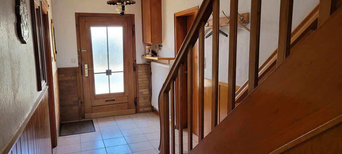Casa unifamiliare con officina – spazio per vivere e creare – Eingangsbereich