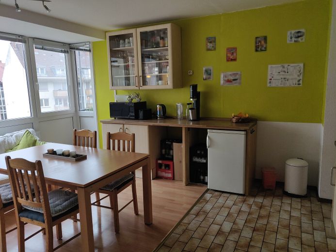 Zentral gelegene, gepflegte 3,5-Zimmer-Wohnung mit EBK in Karlsruhe – Essbereich