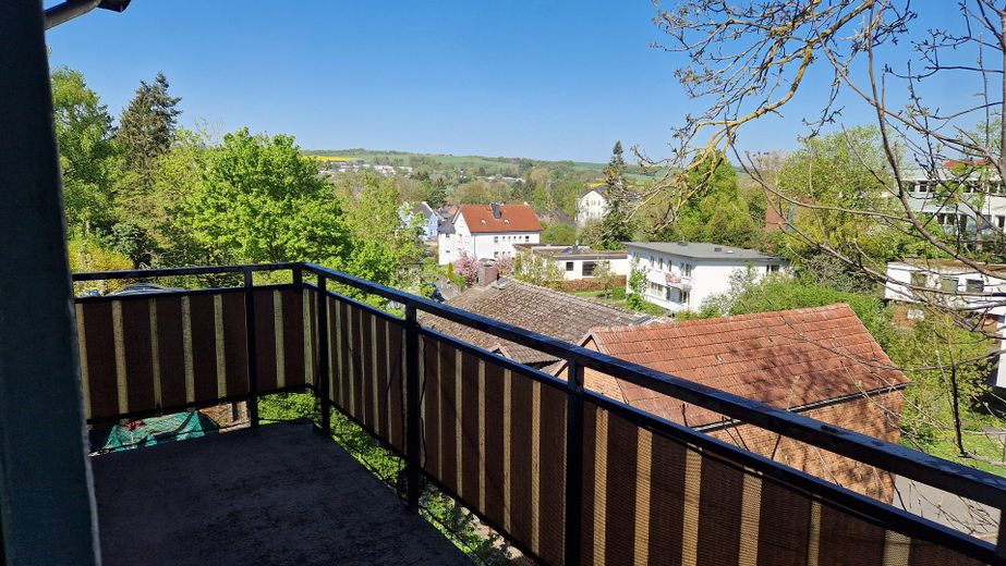 Saniertes 4,5-Zimmer-Reiheneckhaus in ruhiger Hinterhauslage in der Altstadt – Blick vom Balkon