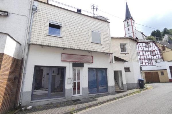 Wohn- und Geschäftshaus in zentraler Lage von Briedel, nahe Zell