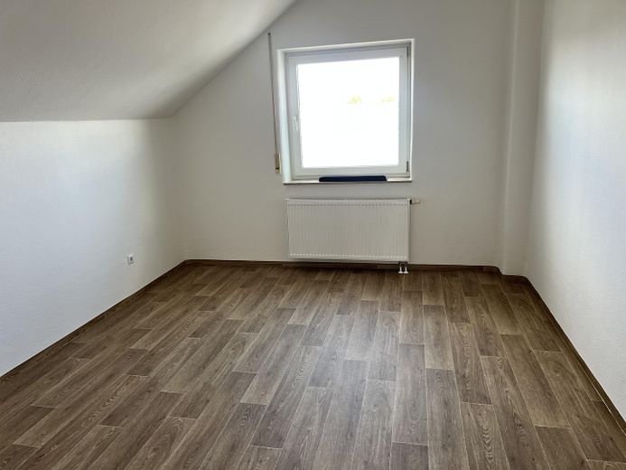 🌿 Renovierte Doppelhaushälfte mit grossem Garten und Garage in Linthe bei Berlin/ Potsdam – Schlafzimmer
